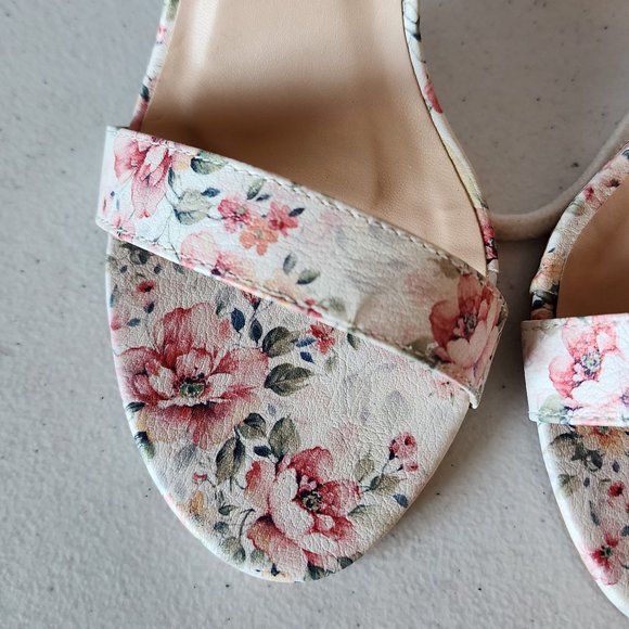 Floral Sandals "NEW" - Picture 3 of 15